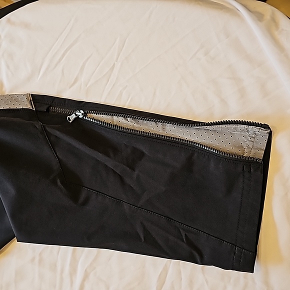 Under Armor track pant - Picture 3 of 3